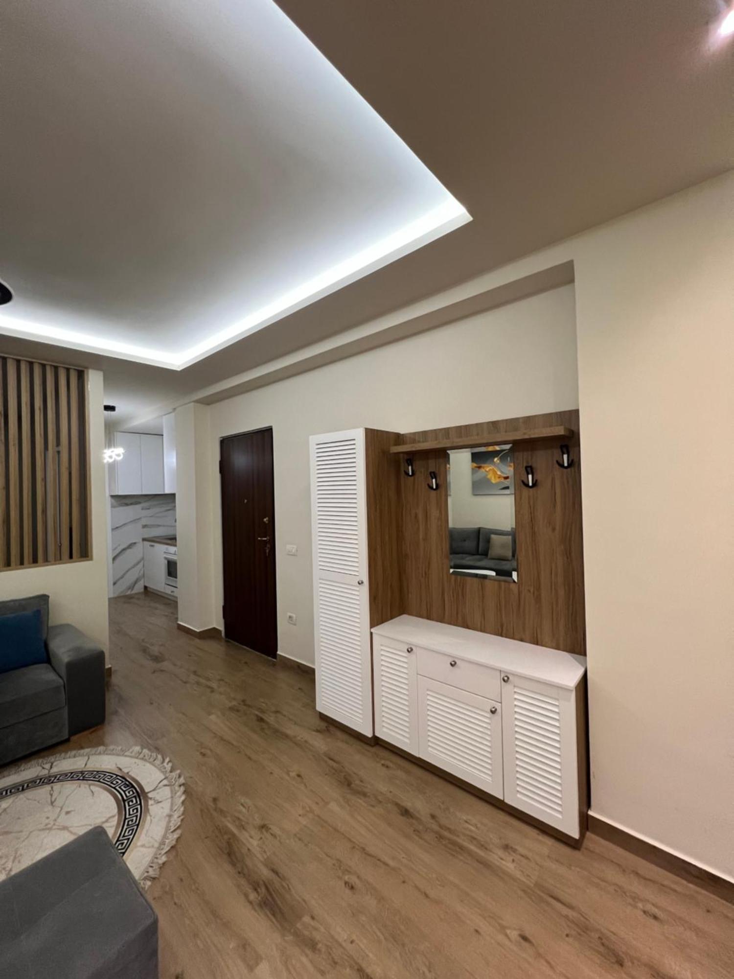 Condor Center Luxury Apartment ティラナ エクステリア 写真