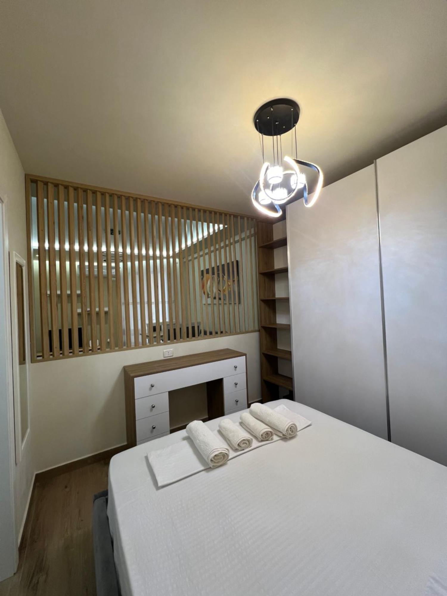 Condor Center Luxury Apartment ティラナ エクステリア 写真